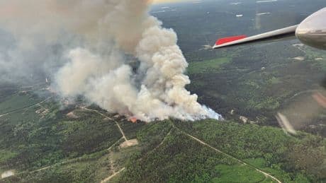Western Canada wildfires: 26 Alberta blazes deemed out of control, some oilsands sites emptying