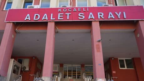 Ev hayali kabusa döndü; müteahhit para toplayıp inşaatı yarım bıraktı