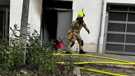 Feuerwehr rückt zu mehreren Bränden in Berlin aus