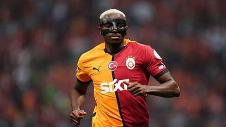 Victor Osimhen milli maçta sakatlandı: Oyuna devam edemedi