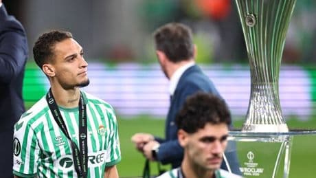 Antony offers update on Man Utd future as Real Betis loan comes to sorry end