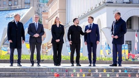 Ukraine-Krieg: Merz, Macron und Starmer in Kiew eingetroffen