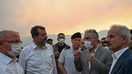 Bakan Uraloğlu Bursa'daki yangın bölgesinde incelemelerde bulundu
