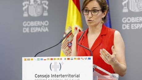 Mónica García asegura que no va a meter el Estatuto Marco &quot;en un cajón&quot; pese a las amenazas de huelga de los médicos
