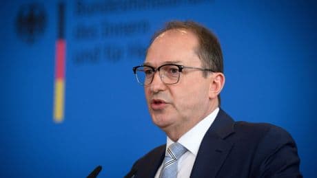 Liveblog: Dobrindt will Veröffentlichung des AfD-Gutachtens prüfen