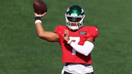 How to Use the Late Round QB Strategy in 2025 Fantasy Football