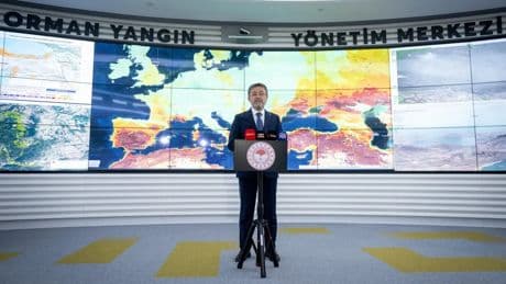 Bakan Yumaklı'dan o iddialara sert tepki! Orman yangınları söndürdük ama sosyal medyadaki yangın öyle kolay sönmüyor
