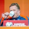 Live Oranje | Koeman spreekt zich uit over kabinetsval: 'Land heeft sturing nodig'