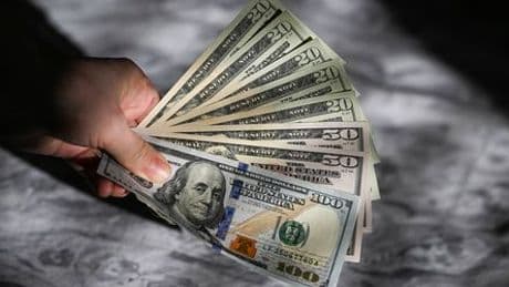 Trumps Handelskrieg: US-Dollar verliert immer mehr an Wert - »Vertrauen erodiert«