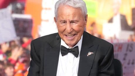 Lee Corso reveals final College GameDay pick with legendary mascot headgear sendoff