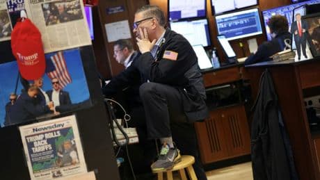 Wall Street recule face au ralentissement de l'emploi malgré la perspective de baisses de taux de la Fed