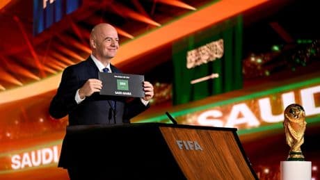 „Fußball an Saudi-Arabien verloren": Ex-Fifa-Präsident attackiert Infantino