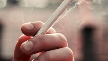 Unghie ingiallite, tutte le cause e i rimedi naturali più efficaci
