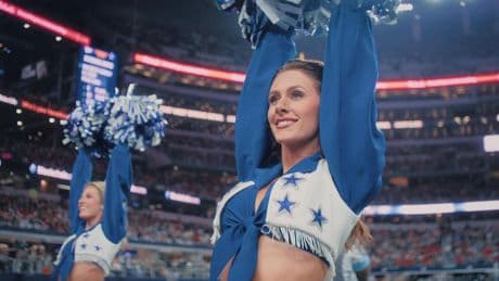 Netflix-Doku:  "Sie hat ... Schultern": Die toxische Kultur bei US-Cheerleadern