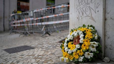 Portuguese victims of streetcar crash mourned by colleagues, friends and local residents
