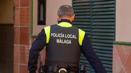 Detenido un menor en Málaga por agresión sexual a una joven y por pegar a los amigos que la auxiliaron