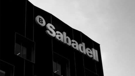 Sabadell tendría que obtener el permiso de sus accionistas si quisiera poner en marcha otra fusión para frenar a BBVA