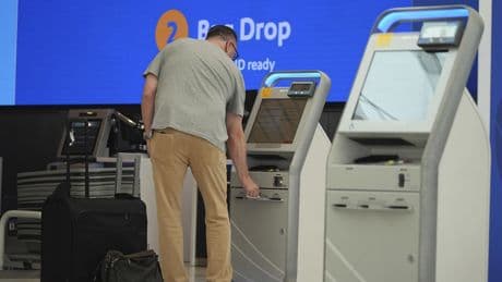 United is narrowing its check-in window for U.S. flights. Here's how it compares to other airlines