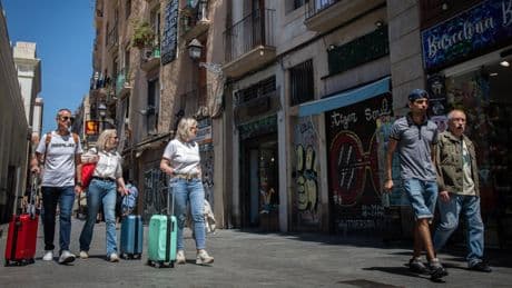 El registro de pisos turísticos y de alquileres de temporada entra en vigor con más de 215.000 altas