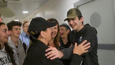 Last U.S. Hostage in Gaza Is Reunited With Parents: ‘We Never Lost Hope’