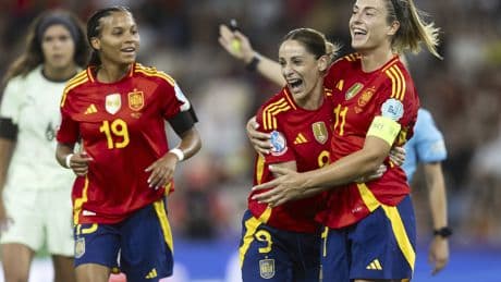 Una arrolladora España liderada por Alexia Putellas hunde a Portugal en su día más triste