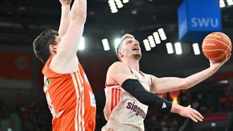 FC Bayern wendet das Fiasko ab und erzwingt Entscheidungsspiel