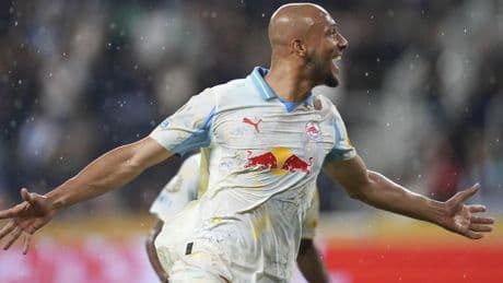 El Salzburgo vence al Pachuca tras la tormenta y lidera el grupo del Madrid