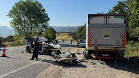 Tokat'ta feci kaza: Ölü ve yaralılar var
