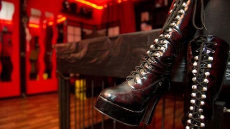 Justiz: Kunde geprellt? Domina wegen Steuerhinterziehung vor Gericht