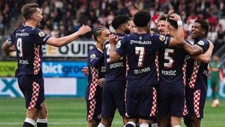 Hollanda'da şampiyon PSV Eindhoven!