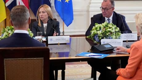 Ukraine-Gespräche: Merz pocht auf Waffenruhe in der Ukraine