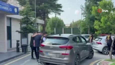 Motosikletli şüpheliler adliyede: Fatih'te kuyumcuyu kurşunladılar!