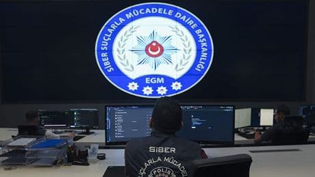 Polisten sanal devriye: Müstehcen paylaşım yapan 94 hesap kapatıldı