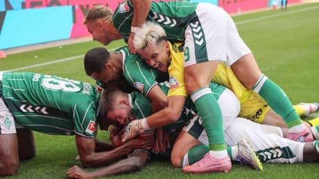 In Unterzahl nach 1:3 - Werder-Wahnsinn in letzter Sekunde!