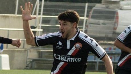 El Barakaldo refuerza su medular con el fichaje de Iván Castillo