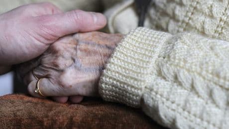 Fin de vie: près de 3 médecins sur 4 se disent favorables à une loi sur l'aide médicale active à mourir