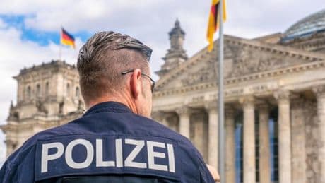 Waffen, Beleidigungen, Graffiti – Straftaten im Bundestag nehmen zu