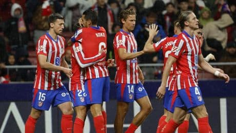 4-2. El Atlético apura opciones de Liga goleando bajo la lluvia al colista
