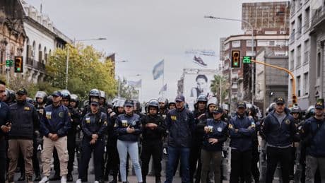 Milei limita por decreto el derecho a huelga en Argentina