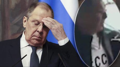 LIVE | Minister Lavrov komt aan in Alaska in opvallend shirt en verklaart dat Rusland met ’duidelijk standpunt’ komt