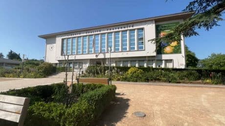"La mixité ne sera plus là": à Bron, une école privée divise les parents d'élèves et la municipalité
