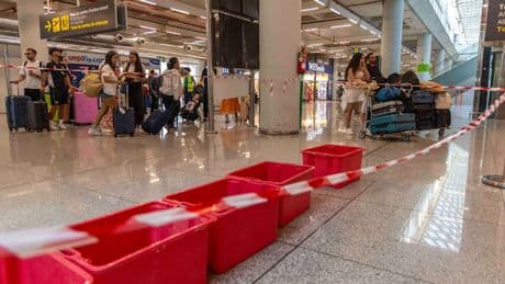 Verspätungen nach Sturm - Der Flughafen Palma ist undicht!