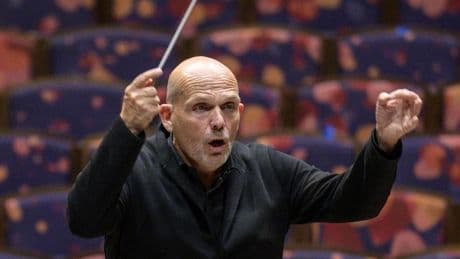 Jaap van Zweden reageert op beschuldigingen van grensoverschrijdend gedrag: ’Het raakt me’