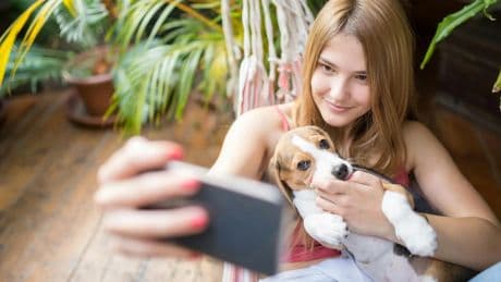 Cinco trucos con inteligencia artificial para lograr el selfie perfecto