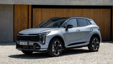 Kia Sportage, arriva il restyling: tutto quello che c’è da sapere: motorizzazioni, dimensioni e tecnologia