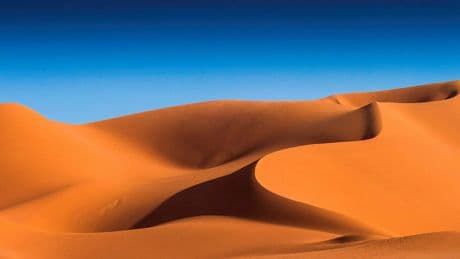 Ces dunes qui vibrent, chantent et… rouillent