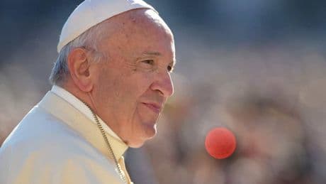 Mort du pape François, 27 élus français interdits d’accès en Israël, Emmanuel Macron à Mayotte, réélection de Marine Tondelier à la tête des Écologistes, départ de la Transat Paprec… Ce qu’il ne fallait pas manquer ce week-end