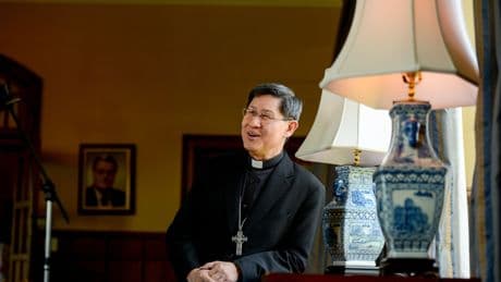 ¿Quién es Tagle? El cardenal 'influencer', globalista y cercano al lobby LGTB que seduce a la izquierda