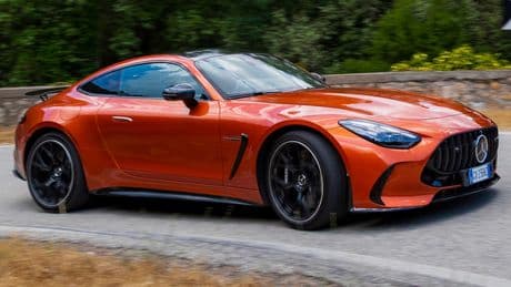 Mercedes AMG GT si mostra in Costa Smeralda: l'offensiva high-performance della Stella