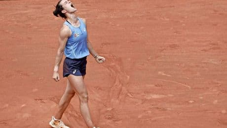 Tennissprookje op Roland Garros: Franse wildcard-speelster Loïs Boisson (22) naar kwartfinale